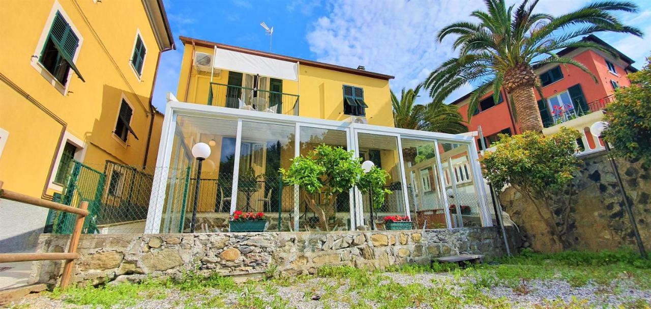 B&B Le Quattro Stagioni Леванто Екстер'єр фото