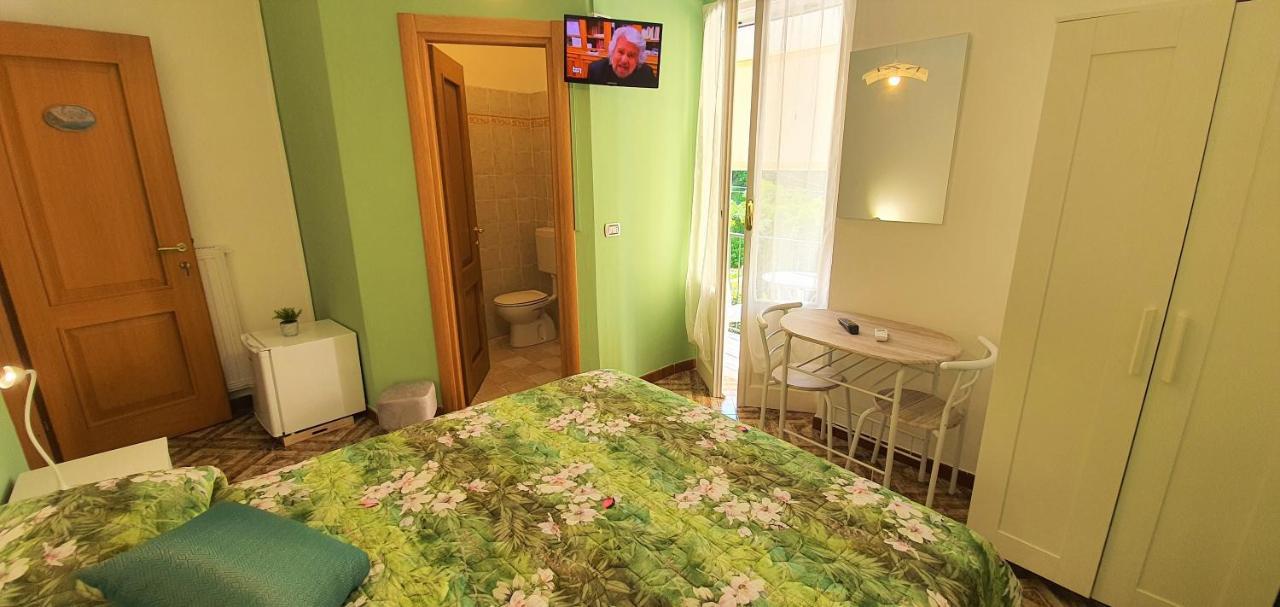 B&B Le Quattro Stagioni Леванто Екстер'єр фото
